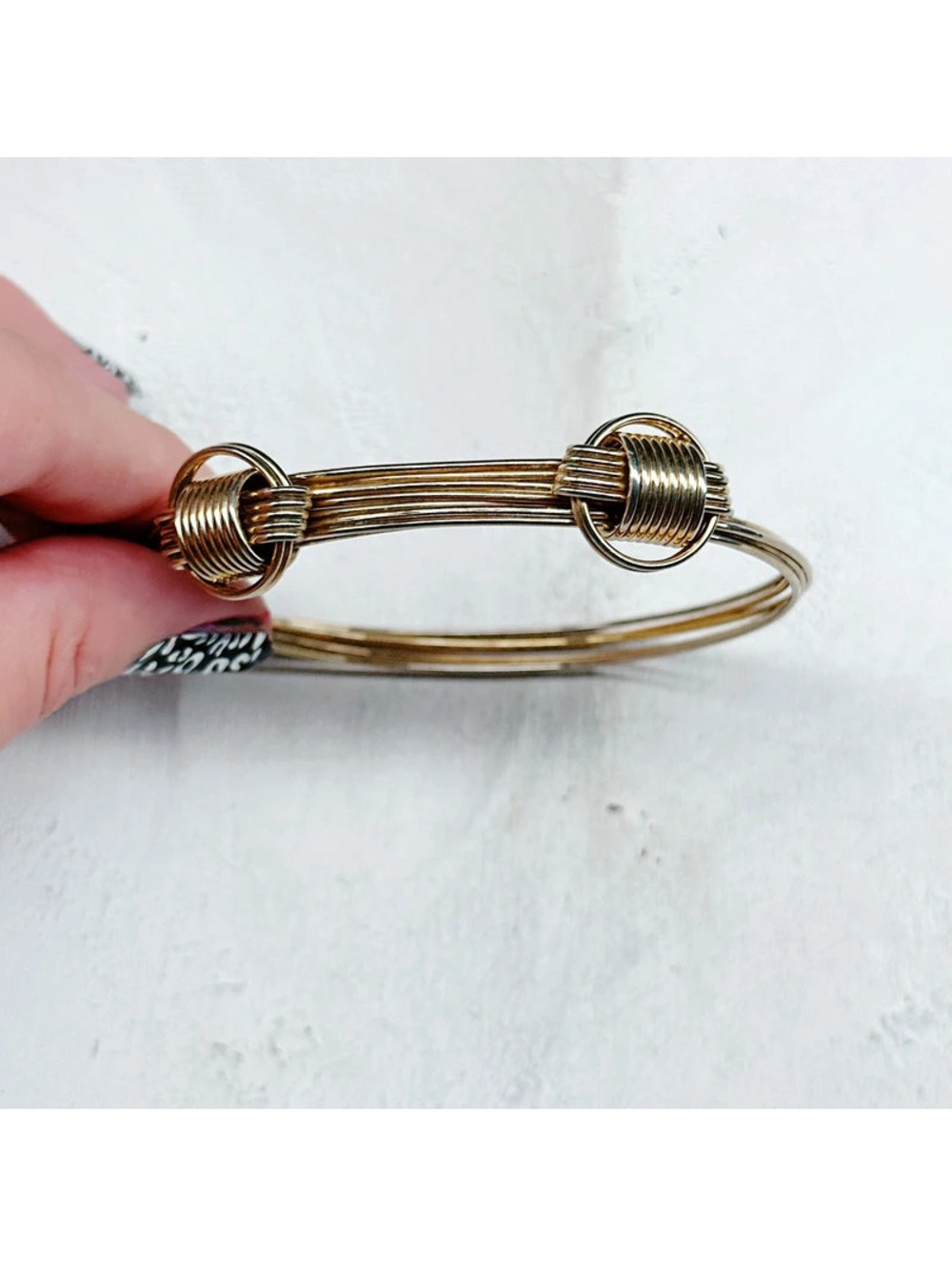 182u. Bronze Wire Bangle Size 8